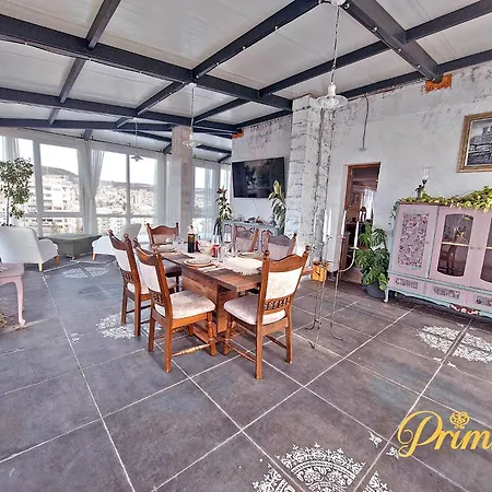 Primrose Apartment