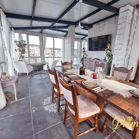 Primrose Apartment *